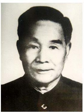 芮坤生 （1942届）