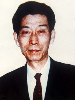 谢启美 （1942届）