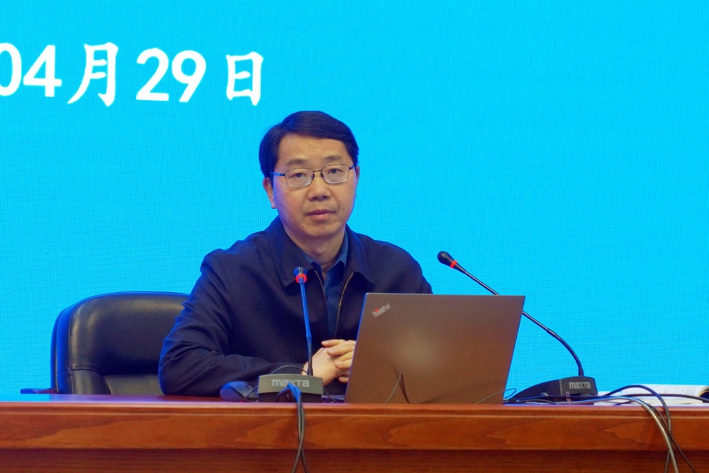 C:\Users\Administrator\Desktop\4月29日全体教职工大会照片(1)\DSC02087.JPG